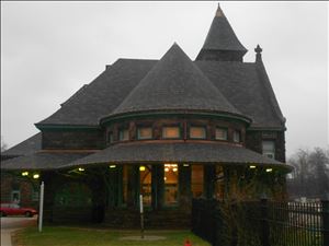 Amtrak-Niles Station [Click here to view full size picture]