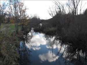 Ox Creek near Highland Avenue in Benton Harbor, MI [Click here to view full size picture]